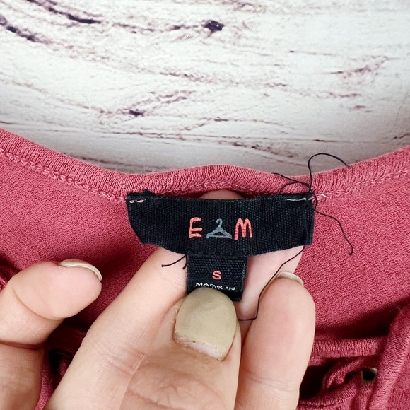 E&M Burnt Orange Lace Up Cold Shoulder Tee Sz S - Picture 5 of 5